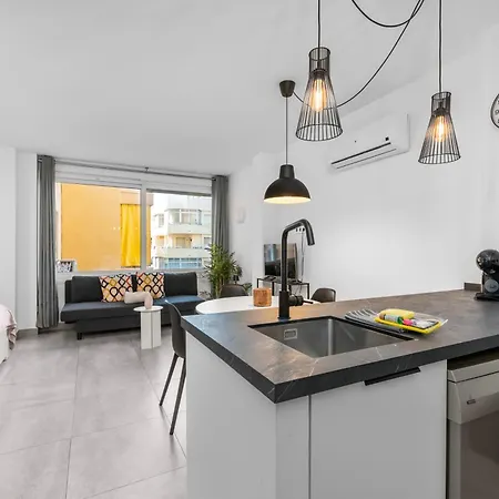 Apartment Renovated Center Within Walking Distance Marbella