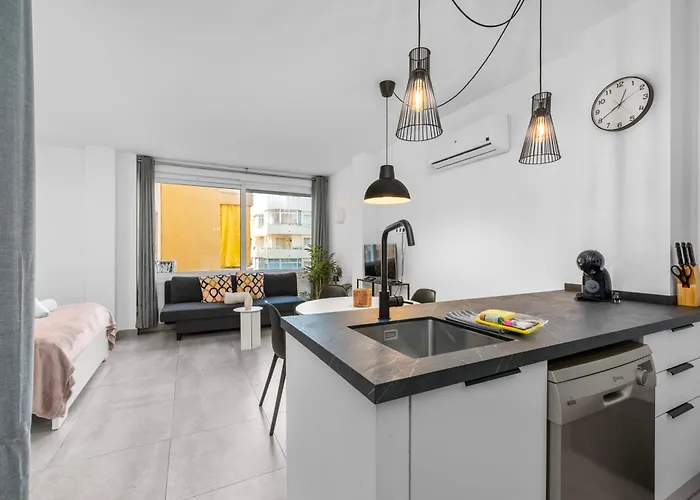 Apartment Renovated Center Within Walking Distance Marbella